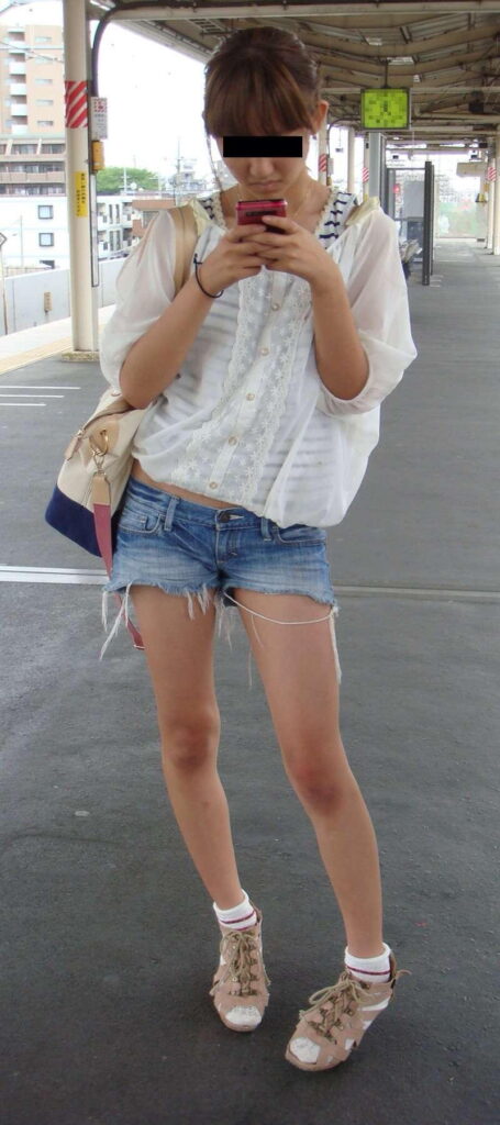 【街撮り】素人の美脚がめちゃ抜ける【エロ画像】（12）