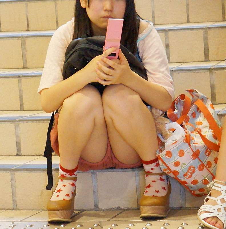 【街撮り】素人の美脚がめちゃ抜ける【エロ画像】（40）