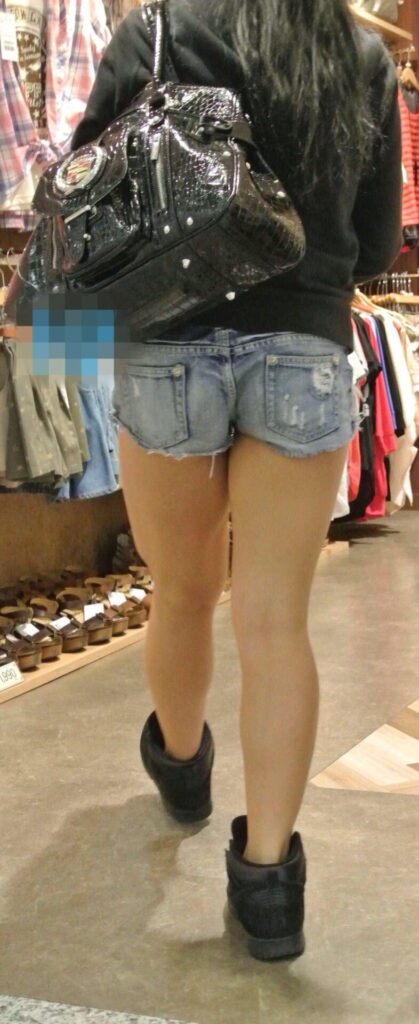 【街撮り】素人の美脚がめちゃ抜ける【エロ画像】（47）
