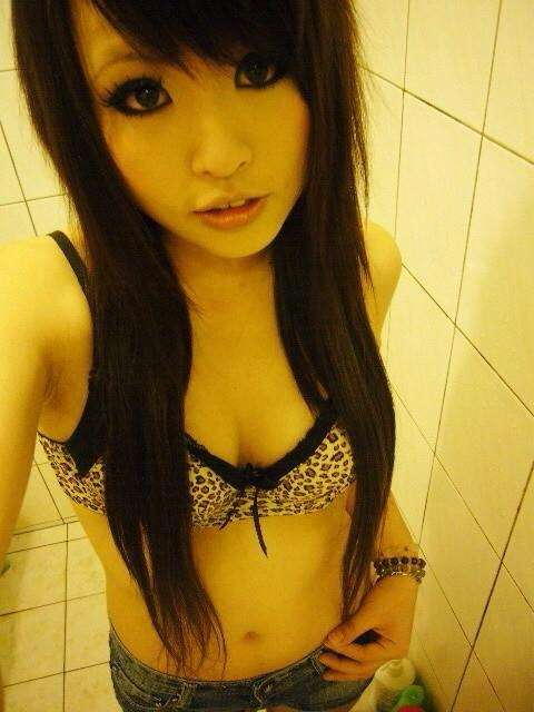 エロそうな素人の自撮り写メエロ画像（64）