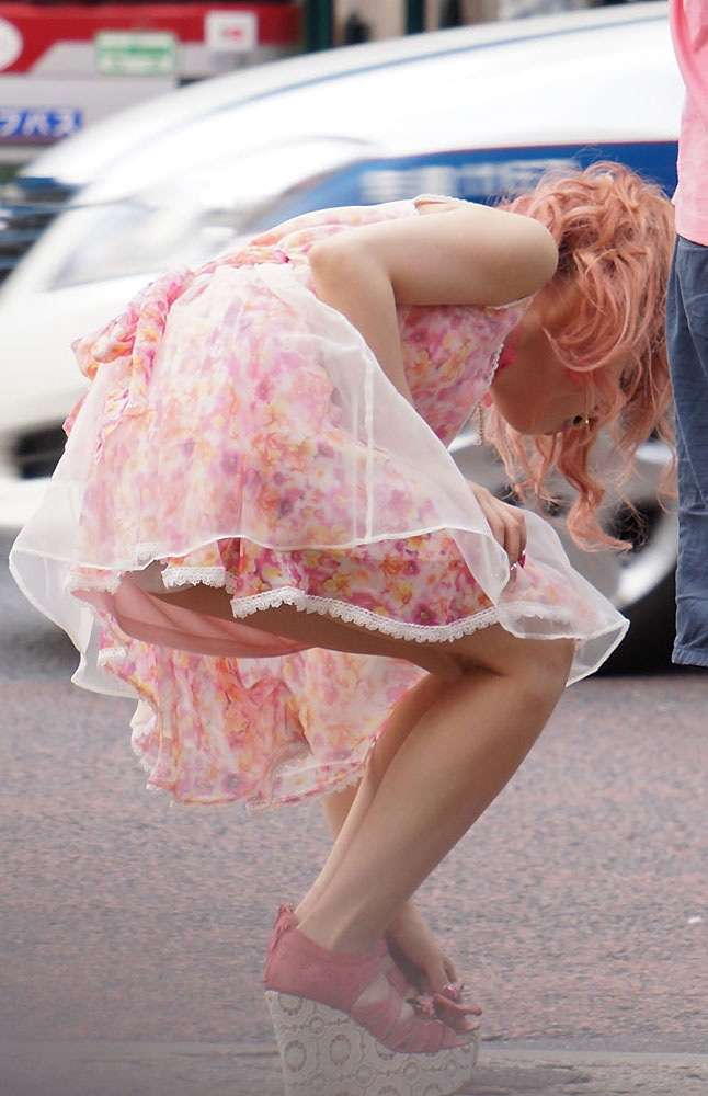 素人ギャルのパンチラ・半ケツ盗撮エロ画像（19）
