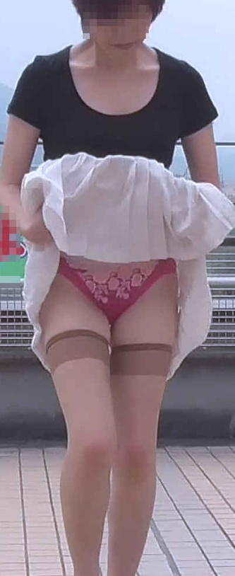 素人妻の露出エロ画像20230813164901