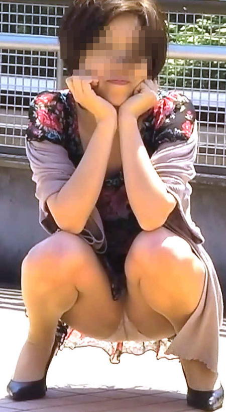 素人妻の露出エロ画像20230813164936