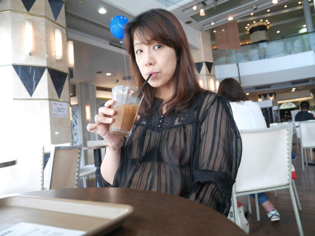 素人涼子の露出エロ画像20230815071817