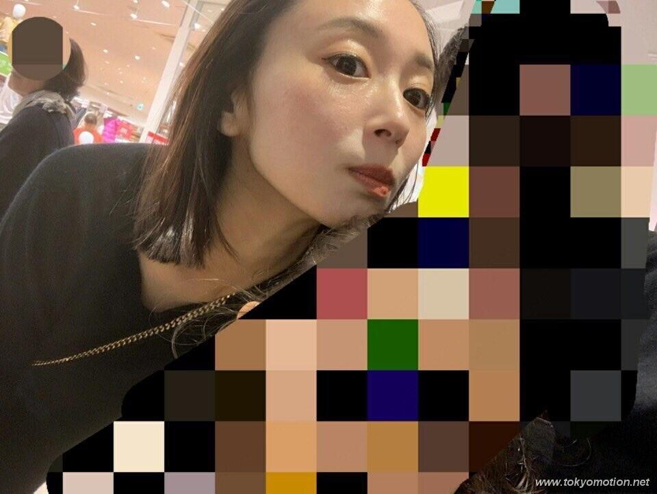 双子の美人ママさん、垂れ乳だったｗ【エロ画像】（10）