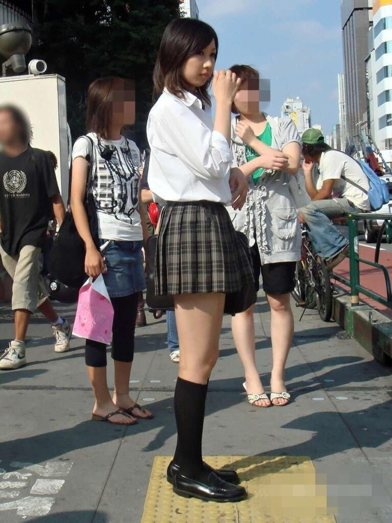 【素人】街撮り女子高生の盗撮エロ画像【顔出し】（8）
