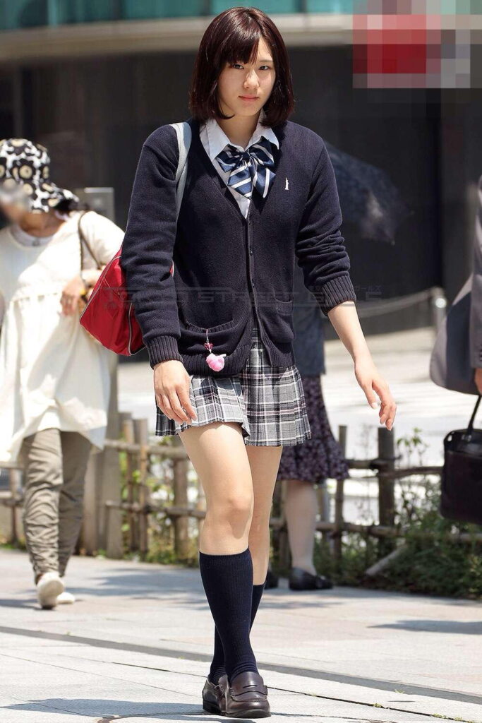 【素人】街撮り女子高生の盗撮エロ画像【顔出し】（14）