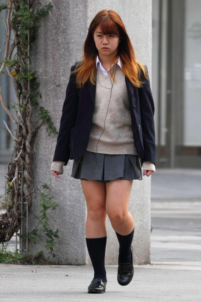 【素人】街撮り女子高生の盗撮エロ画像【顔出し】（16）