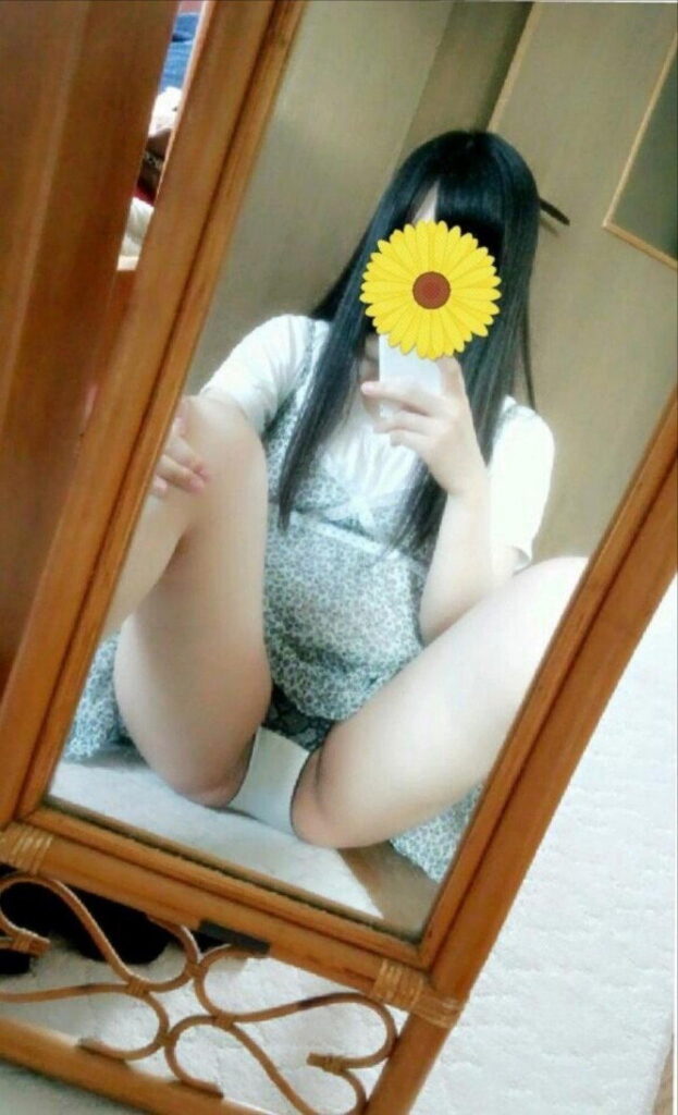 ガチ素人さんの鏡越し自撮りエロ画像（3）