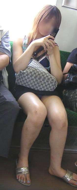 【ガチシコ】電車内のギャルを盗撮【エロ画像】（26）