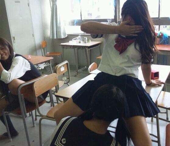 おふざけが過ぎるJKのエロ画像ｗ（25）
