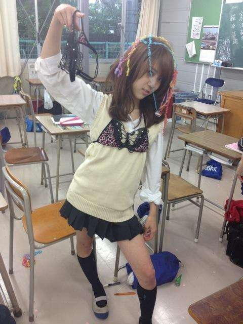 おふざけが過ぎるJKのエロ画像ｗ（26）