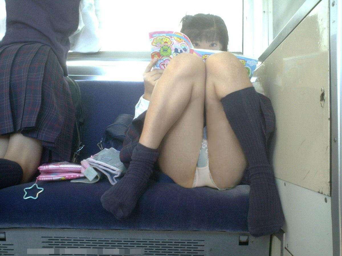 JKのパンチラ盗撮エロ画像まとめ（41）