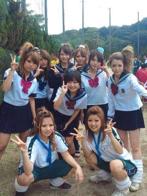 【素人】ルーズソックスを履いているJKのエロ画像（21）