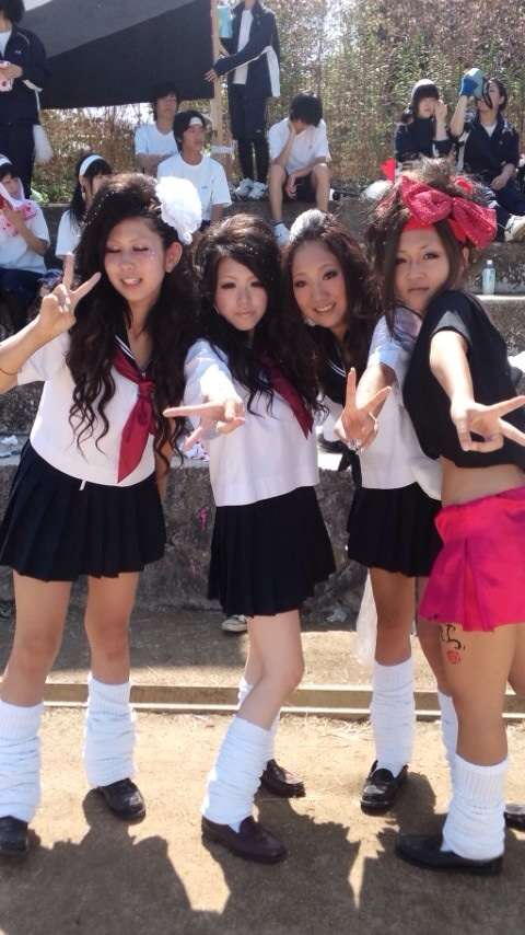 【素人】ルーズソックスを履いているJKのエロ画像（25）