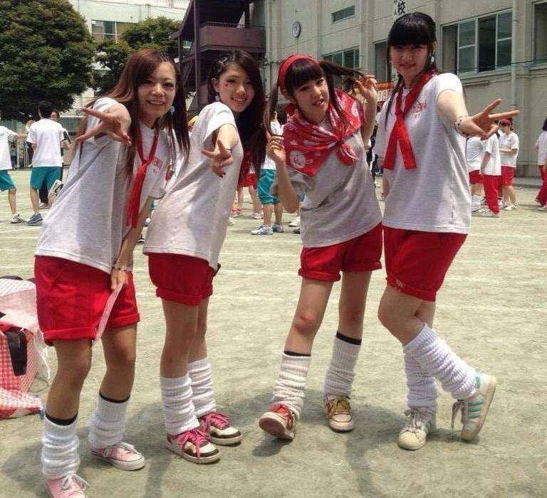 【素人】ルーズソックスを履いているJKのエロ画像（38）