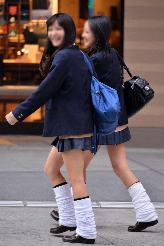 【素人】ルーズソックスを履いているJKのエロ画像（71）