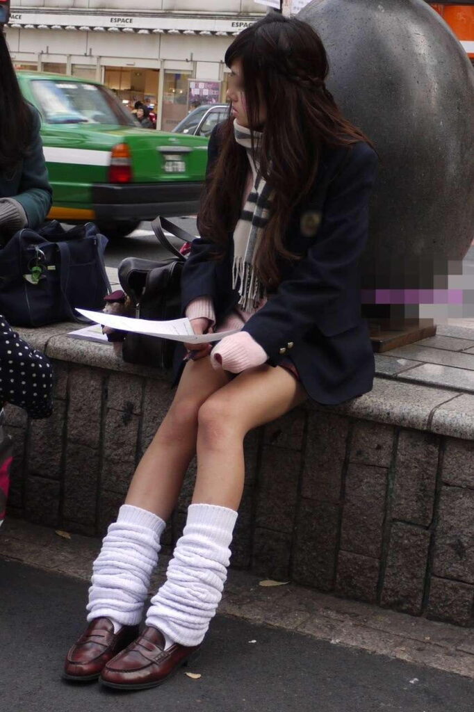 【素人】ルーズソックスを履いているJKのエロ画像（78）