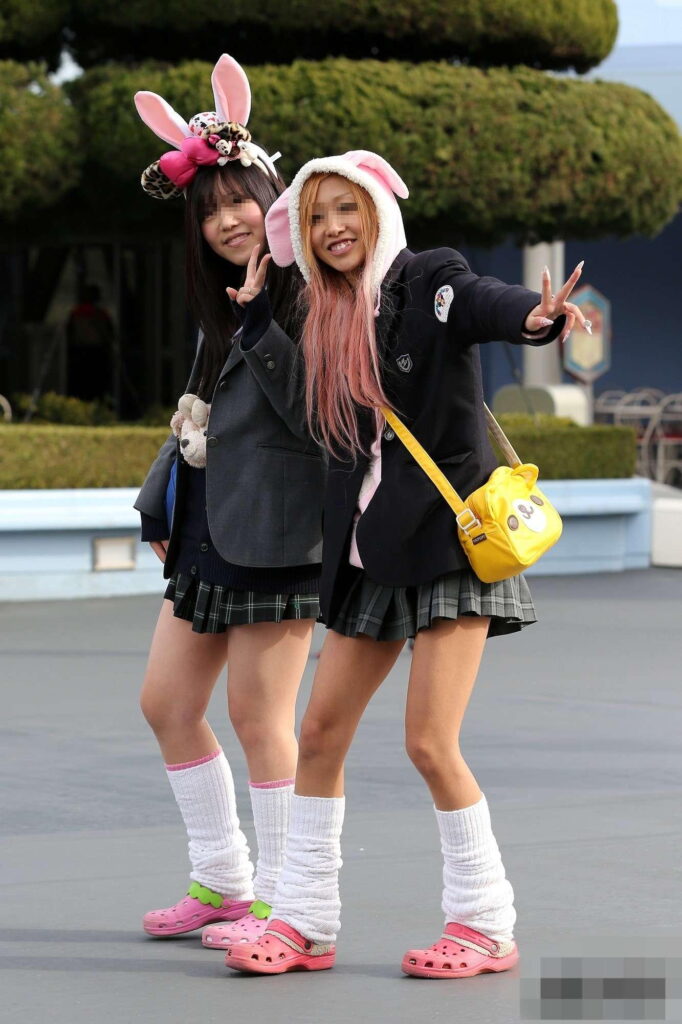 【素人】ルーズソックスを履いているJKのエロ画像（87）