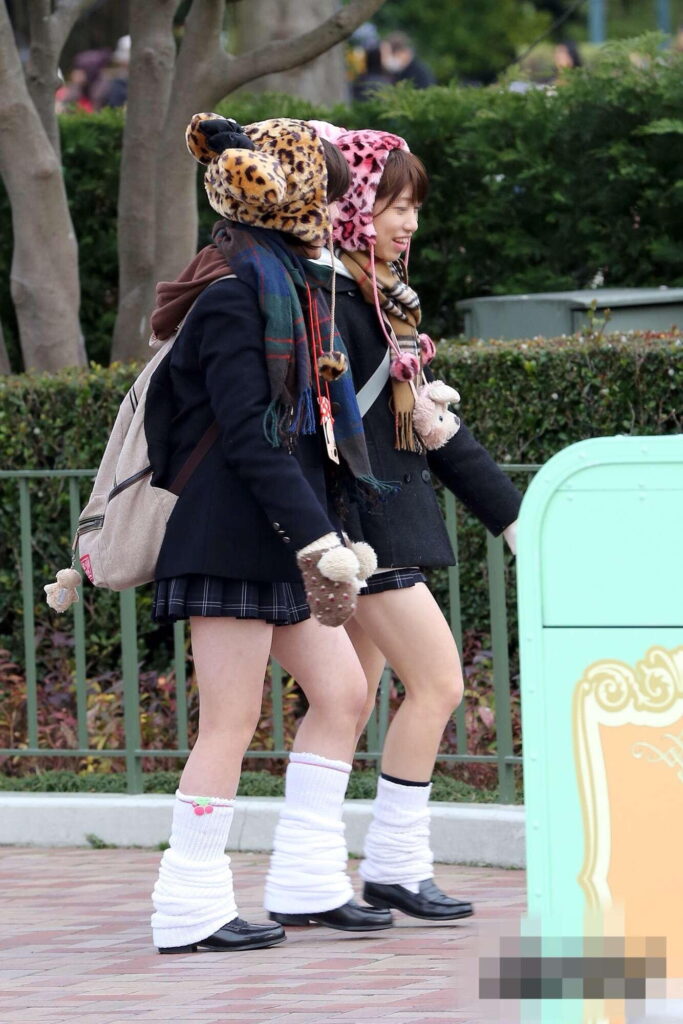 【素人】ルーズソックスを履いているJKのエロ画像（88）