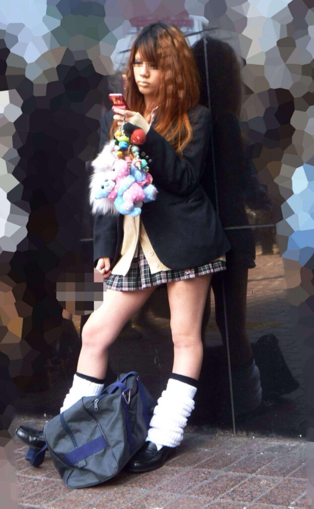 【素人】ルーズソックスを履いているJKのエロ画像（99）