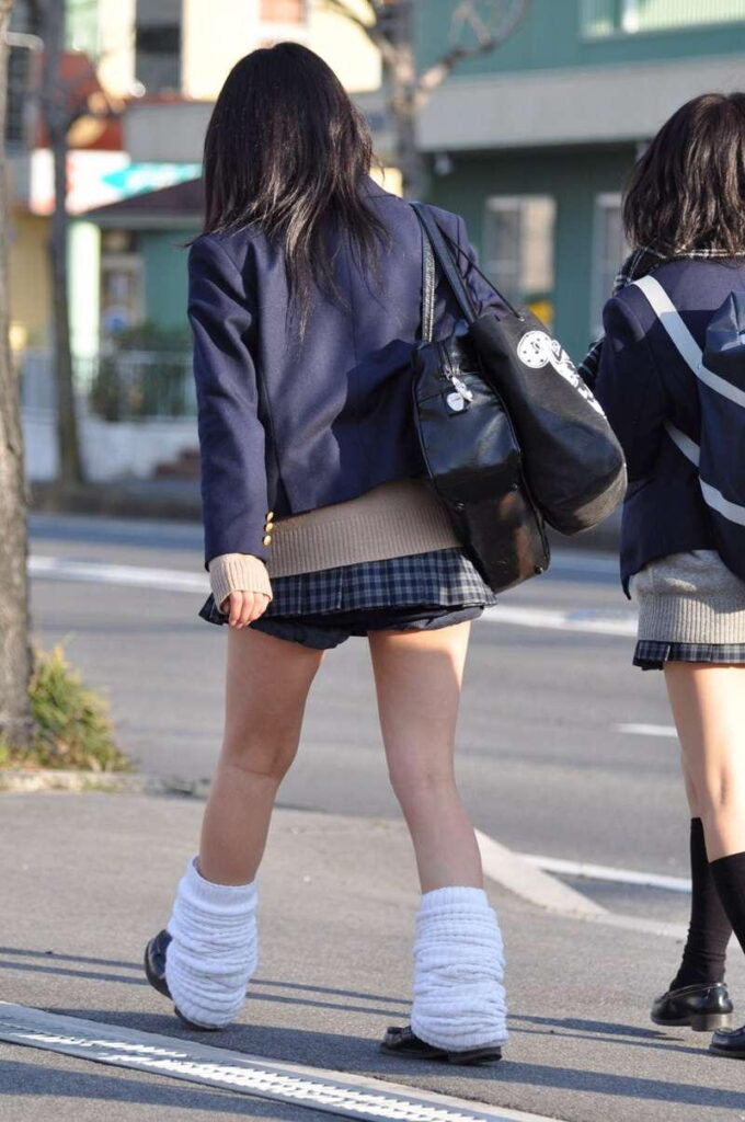 【素人】ルーズソックスを履いているJKのエロ画像（101）