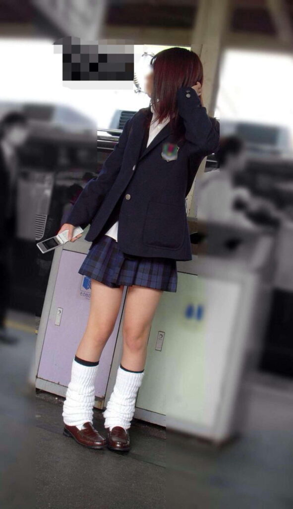 【素人】ルーズソックスを履いているJKのエロ画像（105）