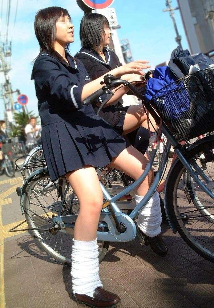 【素人】サドルにまたがる女子高生がエロすぎるｗ【エロ画像】