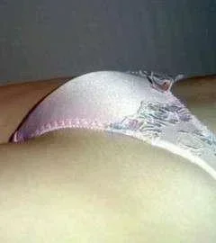 股間がもっこり膨らんだモリマン素人さんのエロ画像 0