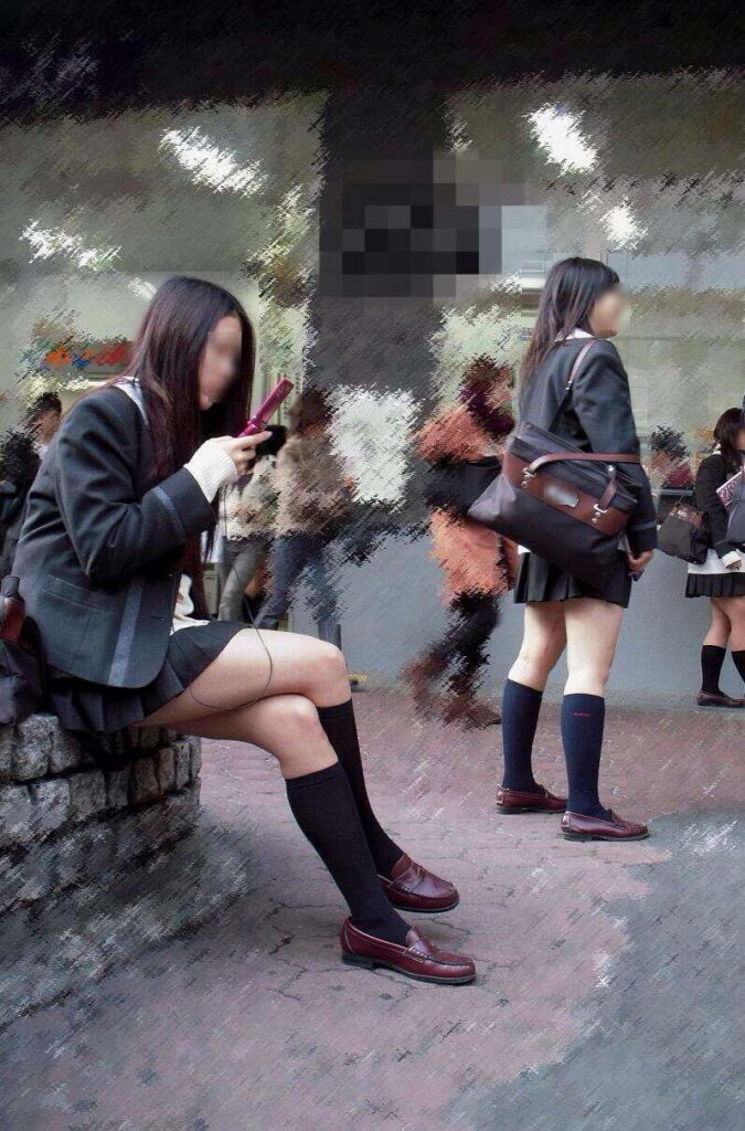 【素人】足組みしてる女子高生ってエロすぎるだろｗ【エロ画像】