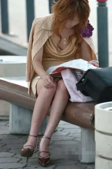 素人ギャルのパンチラ・半ケツ盗撮エロ画像