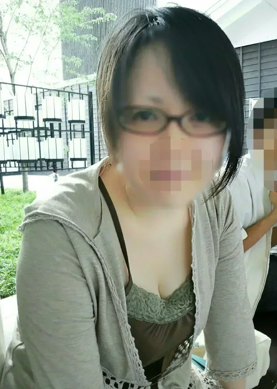 素人不倫妻のちんぽのしゃぶり方がエロすぎるｗ【エロ画像】 0