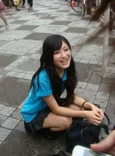 【素人】街撮り女子高生の盗撮エロ画像【顔出し】