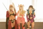 素人コスプレイヤーさん、３人並んで性器を露出ｗ【エロ画像】