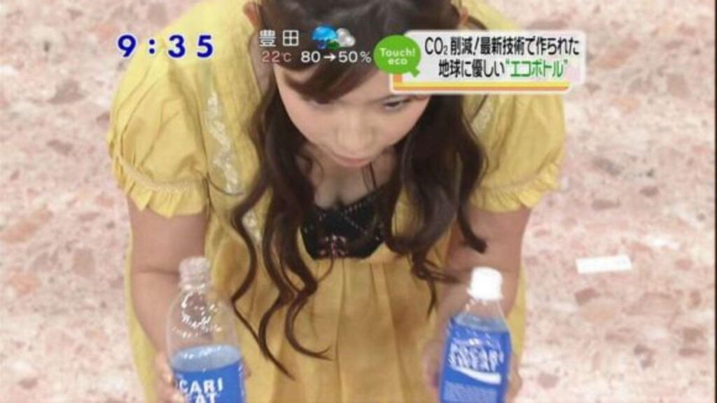 【お宝】テレビのおっぱいモロ出し、胸チラシーン【エロ画像】（8）