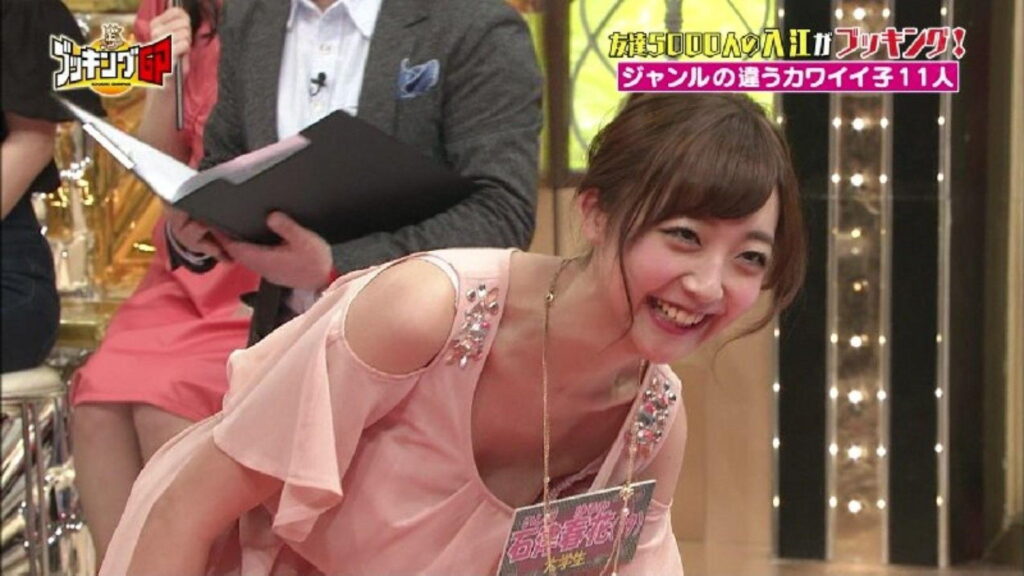 【お宝】テレビのおっぱいモロ出し、胸チラシーン【エロ画像】（10）
