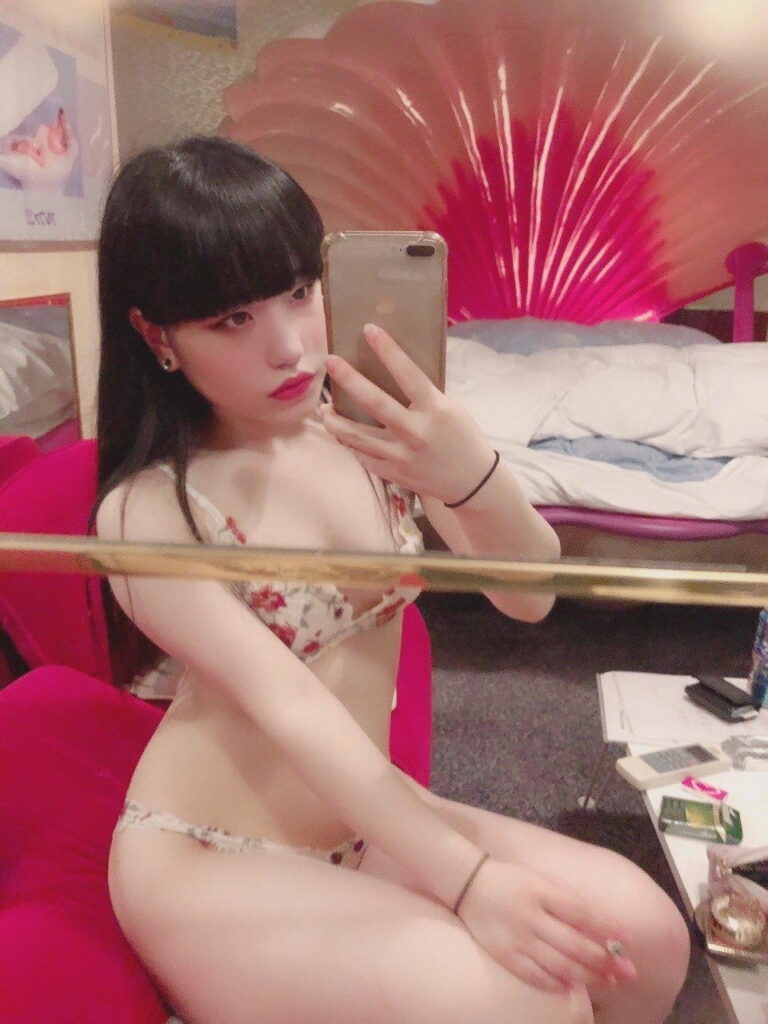 【素人】口ピアスをしたバンギャのエロ画像流出！（2）