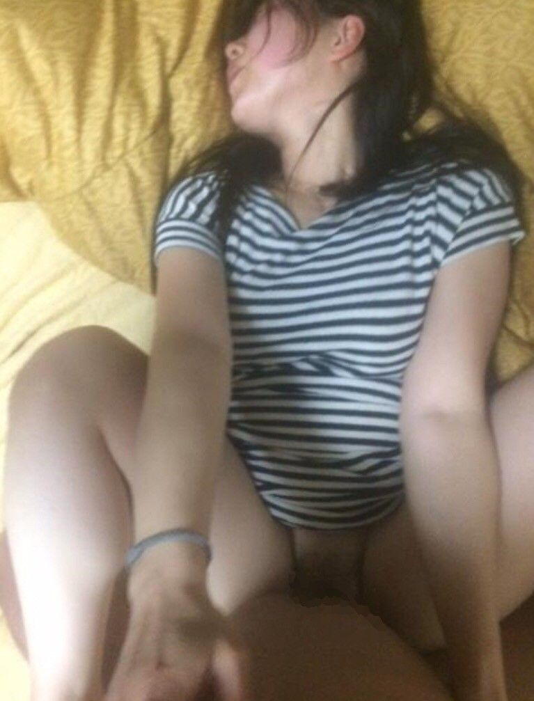 正常位で子宮突きされてるエロ画像10