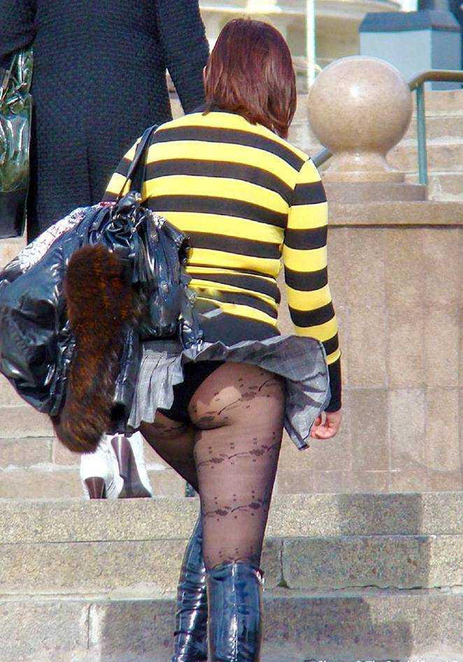 【街撮り】素人が強風でパンチラしまくり！【エロ画像】（39）