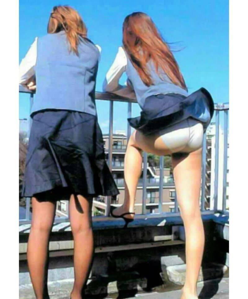 【街撮り】素人が強風でパンチラしまくり！【エロ画像】（80）
