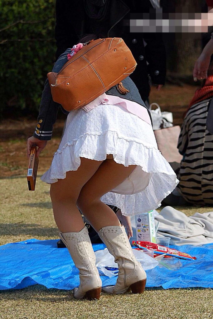 【素人】街を歩けばパンチラ娘に当たる【エロ画像】（30）
