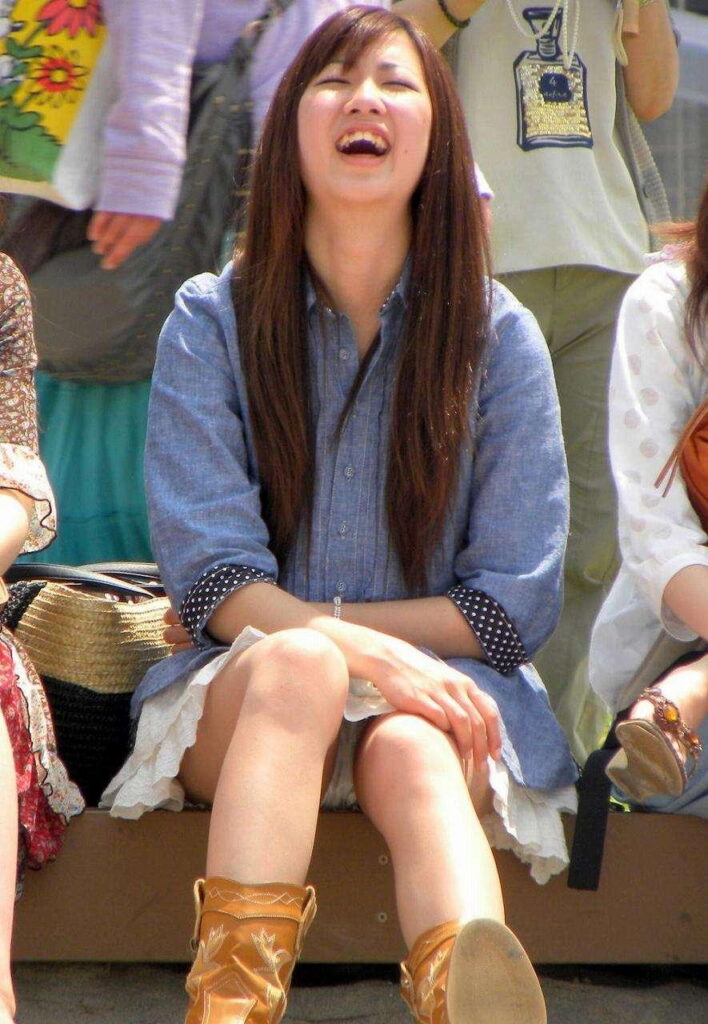 【素人】街を歩けばパンチラ娘に当たる【エロ画像】（15）