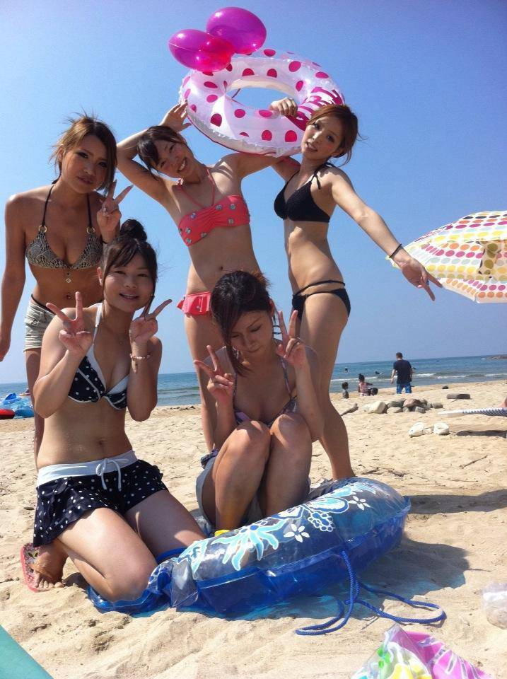 【素人】ビキニ姿で友達と撮った写真が抜ける【エロ画像】（20）