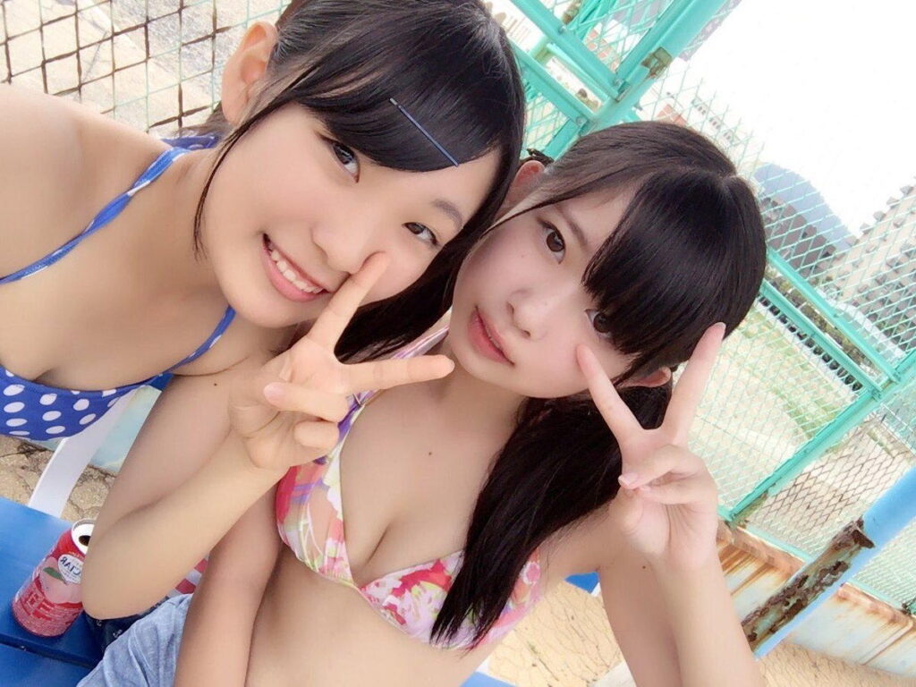 【素人】ビキニ姿で友達と撮った写真が抜ける【エロ画像】（28）