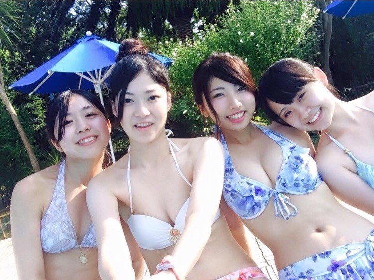 【素人】ビキニ姿で友達と撮った写真が抜ける【エロ画像】（6）