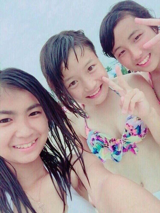 【素人】ビキニ姿で友達と撮った写真が抜ける【エロ画像】（9）