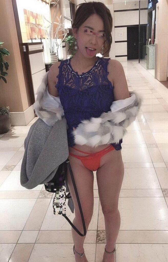 素人ギャルさん、露出しながらダブルピースｗ【エロ画像】（13）