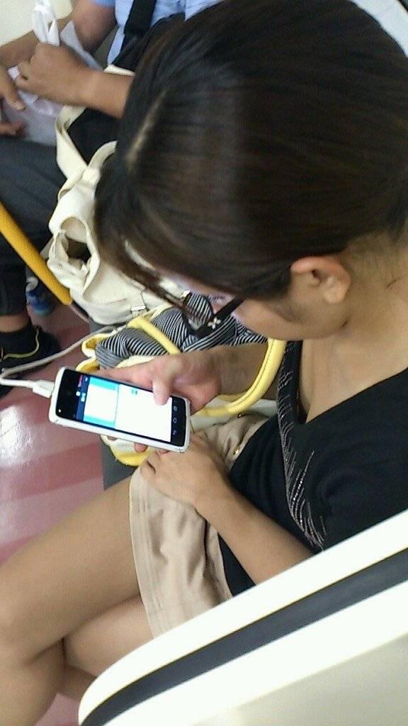胸チラ激写エロ画像20230827120311