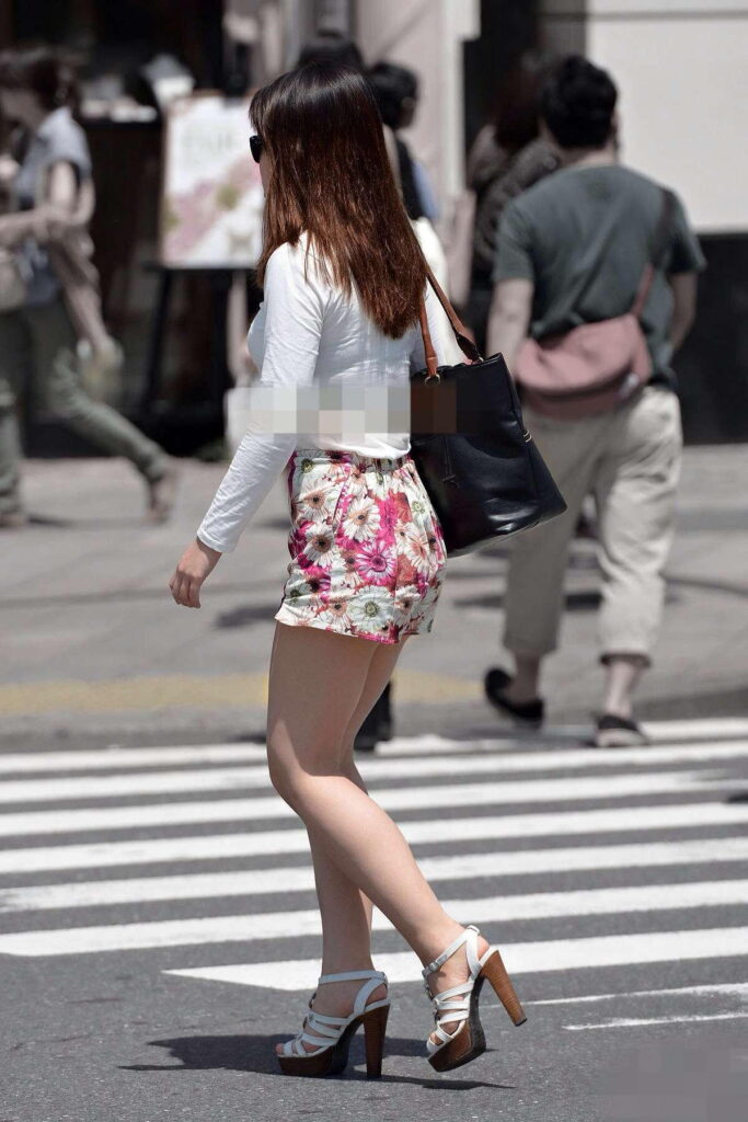街撮りギャルのエロ画像20230824193532