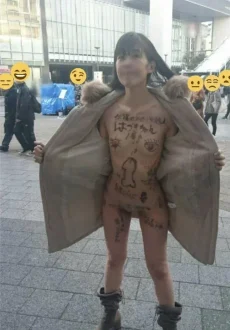 素人はづきちゃんの過激な野外露出エロ画像